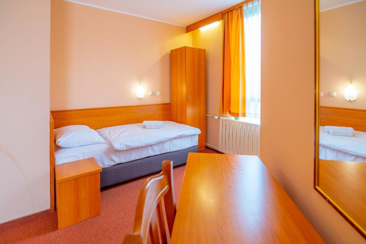 Hotel Park Cakovec Exterior photo