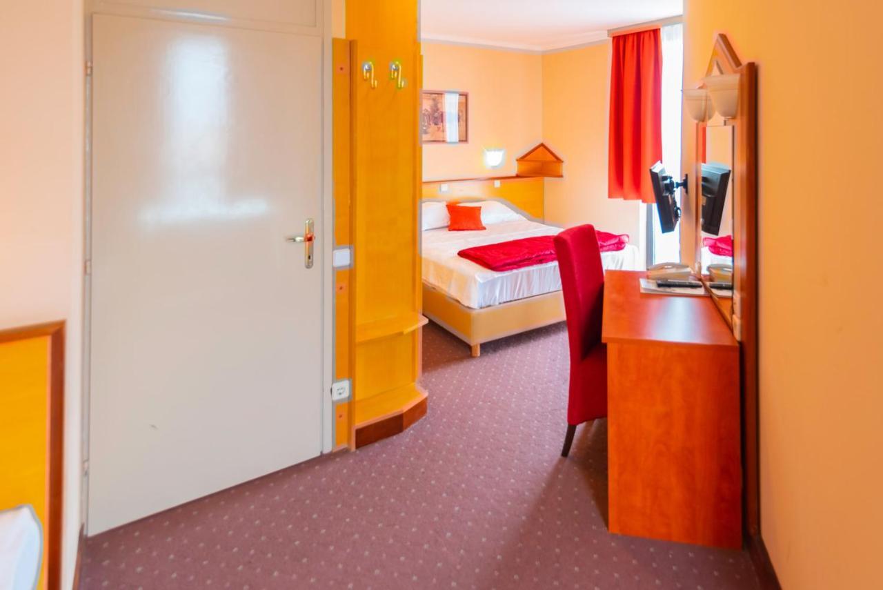 Hotel Park Cakovec Exterior photo